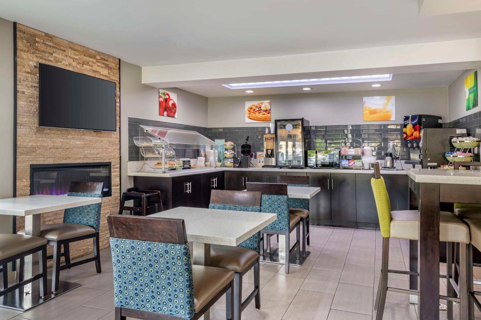 Quality Inn & Suites Athens University Area Exterior foto