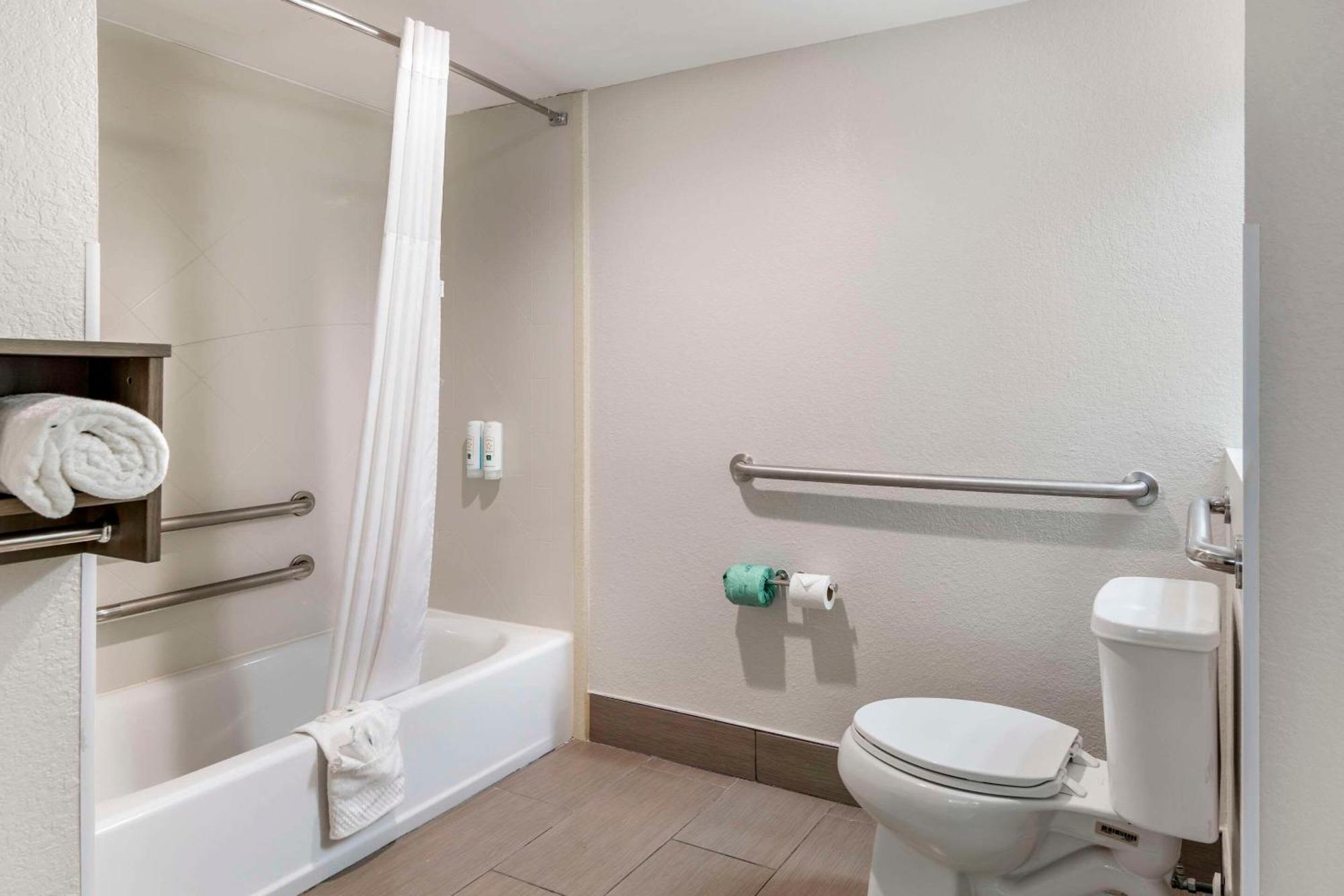 Quality Inn & Suites Athens University Area Exterior foto