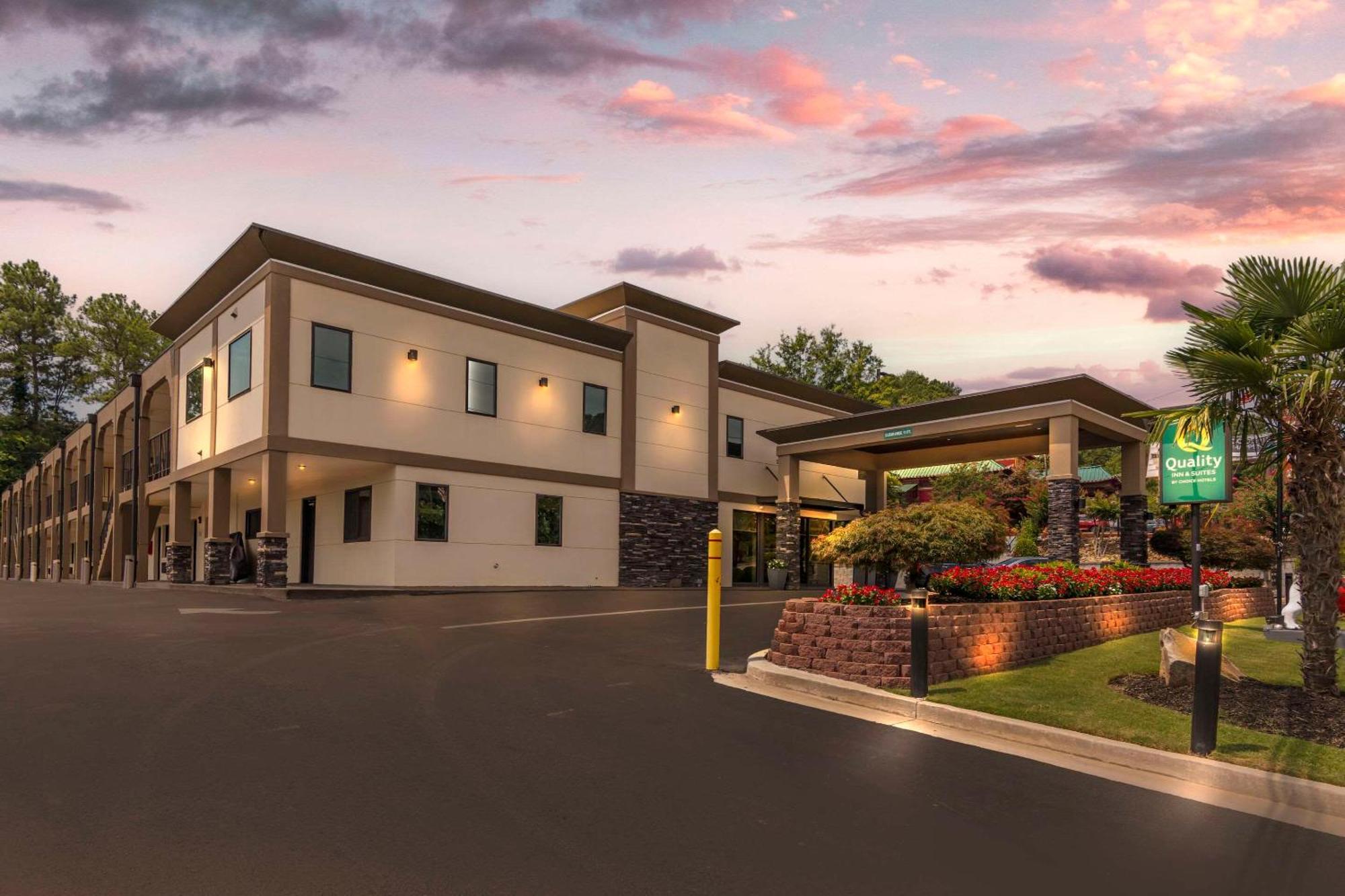 Quality Inn & Suites Athens University Area Exterior foto